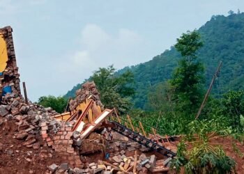 मलबे के ढेर में तबदील माजरी गांव