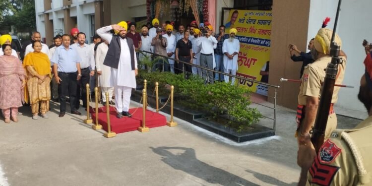 नव नियुक्त चेयरमैन सतनाम सिंह जलवाहा को कैबिनेट मंत्री स. बलकार सिंह ने दी बधाई