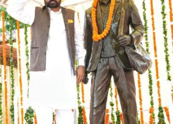 शहीदों और देश भक्तों के सपने साकार करने के लिए पिछली सरकारों से हमें विरासत में मिली समस्याओं का ख़ात्मा करेंगे- मुख्यमंत्री    करनैल सिंह ईसड़ू के शहीदी दिवस के अवसर पर श्रद्धा-सुमन भेंट