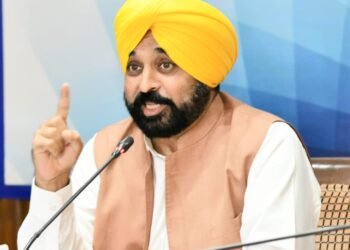 मुख्यमंत्री ने आंकड़ों के साथ दिया राज्यपाल की चिट्ठियों का जवाब