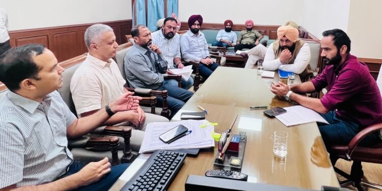 *मीत हेयर और हरजोत सिंह बैंस द्वारा अधिक से अधिक खिलाडिय़ों को खेलों में शामिल करने का न्योता *