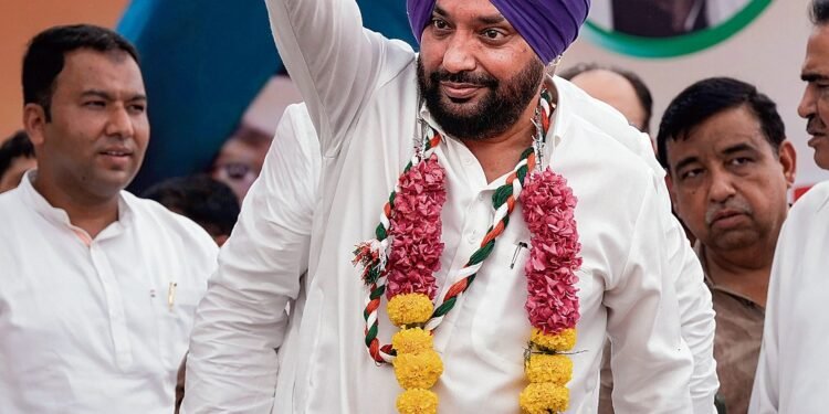 लवली ने दिल्ली प्रदेश कांग्रेस अध्यक्ष का प्रदभार संभाला
