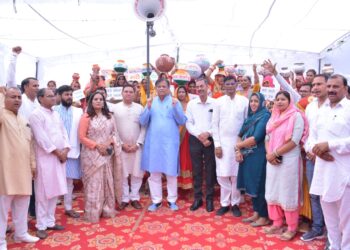जीवन में जो भी बनने का संकल्प लें, वह पक्का करें: ओम प्रकाश धनखड़