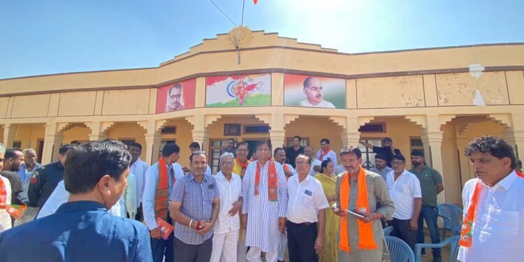 कांग्रेस कर रही है धार्मिक तुष्टीकरण की राजनीति : औमप्रकाश धनखड़