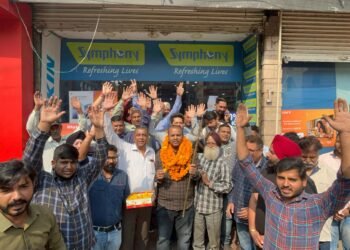 श्री रामलीला संपूर्ण होने पर श्री राम भगत वरुण जिंदल का किया जोड़ियां भटिया शॉपकीपर एसोसिएशन ने सम्मान