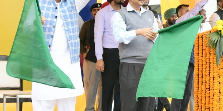 मुख्यमंत्री भगवंत मान और दिल्ली के मुख्यमंत्री अरविन्द केजरीवाल द्वारा पंजाब में ‘मुख्यमंत्री तीर्थ यात्रा स्कीम’ की शुरुआत