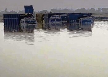 सतलुज में अचानक बढ़ा पानी, सरकारी रेत खदान में 11 वाहन फंसे