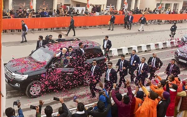 PM मोदी ने किया अयोध्या धाम रेलवे स्टेशन का उद्घाटन, 2 अमृत भारत और 6 वंदे भारत ट्रेन को दिखाई हरी झंडी