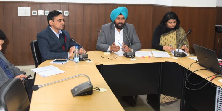 स्थानीय निकाय मंत्री द्वारा अलग-अलग स्कीमों के अधीन चल रहे प्रोजैक्टों को तेज़ी से मुकम्मल करने के आदेश