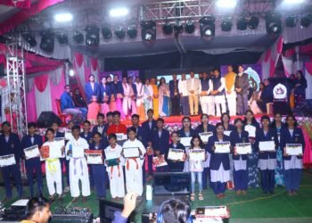 गुरुकुल वार्षिक उत्सव में देश – विदेश के कोने कोने से आये पालक