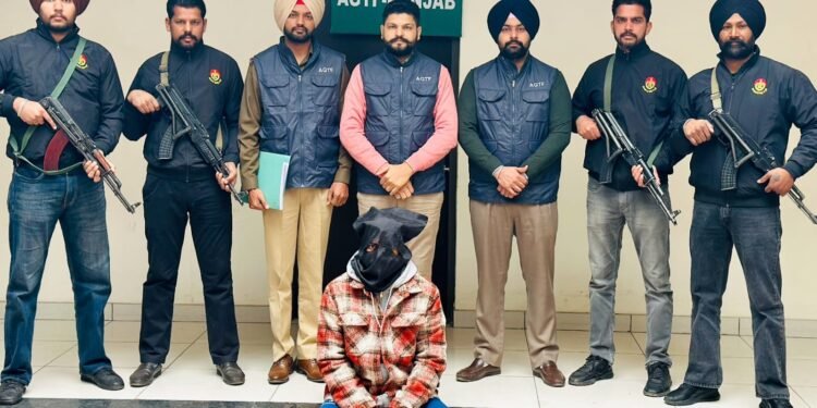पंजाब पुलिस की एजीटीएफ ने लॉरेंस बिश्नोयी और गोल्डी बराड़ गैंग का संचालक किया गिरफ़्तार; एक पिस्तौल, टोयोटा फॉच्र्यूनर बरामद