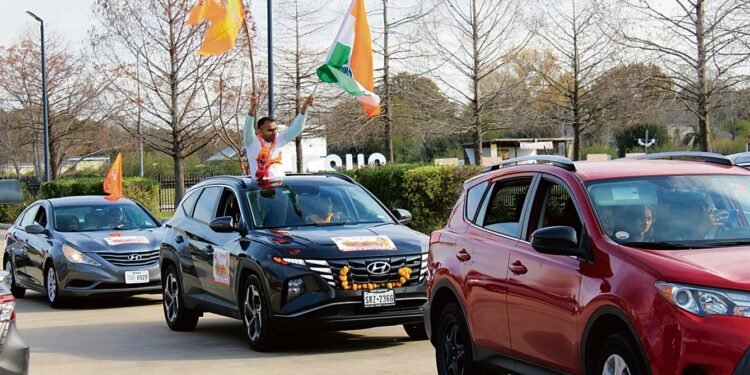 ह्यूस्टन में निकली 160 किलोमीटर की कार रैली