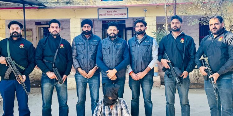 पंजाब ए.जी.टी.एफ. द्वारा यू.ए.पी.ए. केस में वांछित रिन्दा का मुख्य संचालक कैलाश खिचन राजस्थान से गिरफ़्तार; पिस्तौल बरामद 