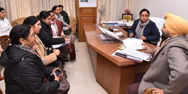 सामाजिक सुरक्षा, महिला एवं बाल विकास मंत्री ने आल पंजाब सुपरवाइजर्स एसोसिएशन के साथ मांगो संबंधी बैठक की