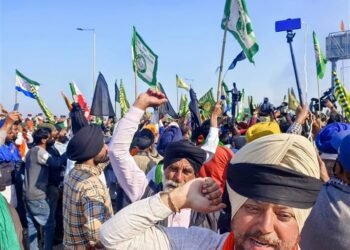 शंभू और खनौरी बॉर्डर पर किसान आज निकालेंगे कैंडल मार्च.