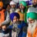 किसान संगठन खनौरी बॉर्डर पर एक प्रदर्शनकारी की मौत पर एफआईआर दर्ज करने की मांग कर रहे हैं.