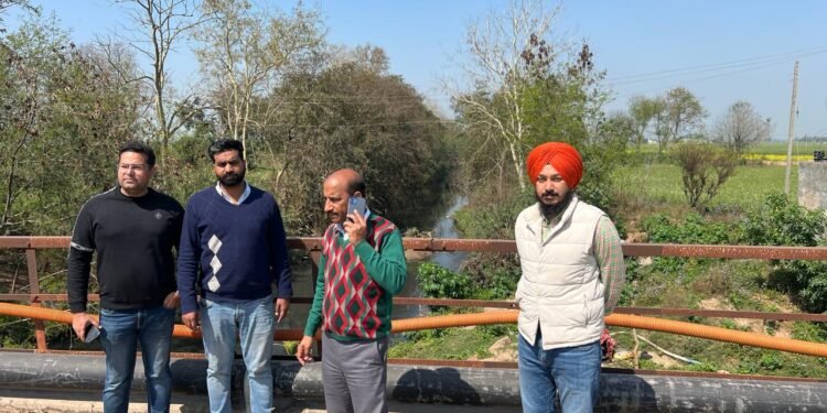 जल निकासी टीम ने किया चीची दरान बांध का दौरा