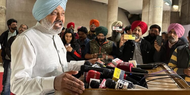 राज्यपाल का भाषण रोकने का यत्न करके कांग्रेस ने पवित्र सदन का अपमान किया : हरपाल सिंह चीमा