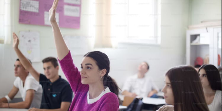 2024 में, AICTE ने अंतर्राष्ट्रीय महिला दिवस के सम्मान में महिला छात्रों के लिए एक नया छात्रवृत्ति कार्यक्रम शुरू किया है।