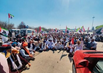 पगड़ी संभाल जट्टा किसान संघर्ष समिति द्वारा आयोजित दिल्ली मार्च की प्रगति को हिसार में रोक दिया गया है