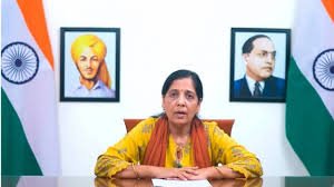 अरविंद केजरीवाल की पत्नी ने AAP नेता के लिए समर्थन जुटाने के लिए एक व्हाट्सएप पहल शुरू की है।