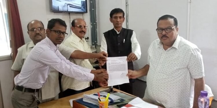 संविधान के दुरुपयोग को रोकने हेतु मौन धरना प्रदर्शन