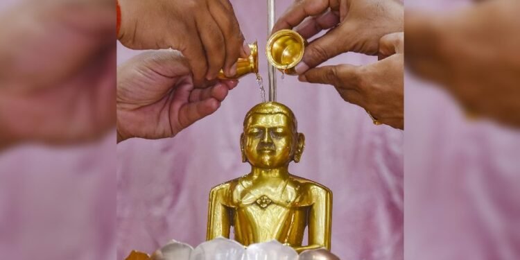 देशभर में महावीर जयंती उत्सव बहुत भव्यता और उत्साह के साथ मनाया गया।