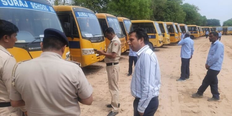 चार महीने की देरी पर प्रतिक्रिया करते हुए, जिला प्रशासन ने इस मुद्दे के समाधान के लिए एक सड़क सुरक्षा बैठक शुरू की।