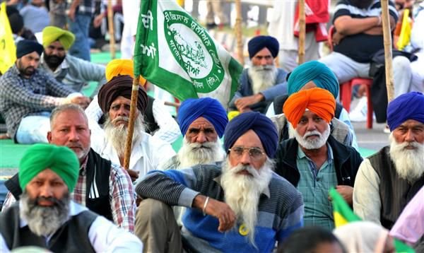 कुछ फार्म यूनियन नेताओं ने लगभग 2 महीने की अवधि के बाद अपने सोशल मीडिया अकाउंट बहाल कर लिए हैं।