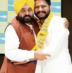 धुरी से कांग्रेस के पूर्व विधायक दलवीर सिंह गोल्डी ने टिकट कटने से निराश होकर आम आदमी पार्टी का दामन थाम लिया।