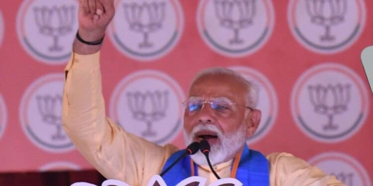 प्रधानमंत्री मोदी ने पंजाब के जालंधर में आदमपुर हवाई अड्डे का नाम गुरु रविदास के नाम पर रखने की इच्छा व्यक्त की।