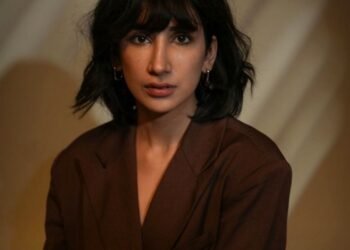 इन साहसी, धूर्त, धमकी देने वाली अभिनेत्रियों के सामने आएं, जिन्होंने फिल्मों में महिला-खलनायकों को देखने के तरीके को बदल दिया है।