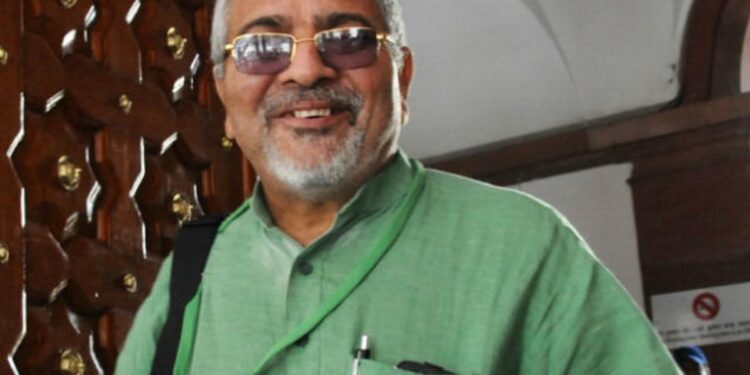 चुनाव परिणाम घोषित होने के बाद पटियाला में डॉ. धर्मवीरा गांधी विजयी हुए।