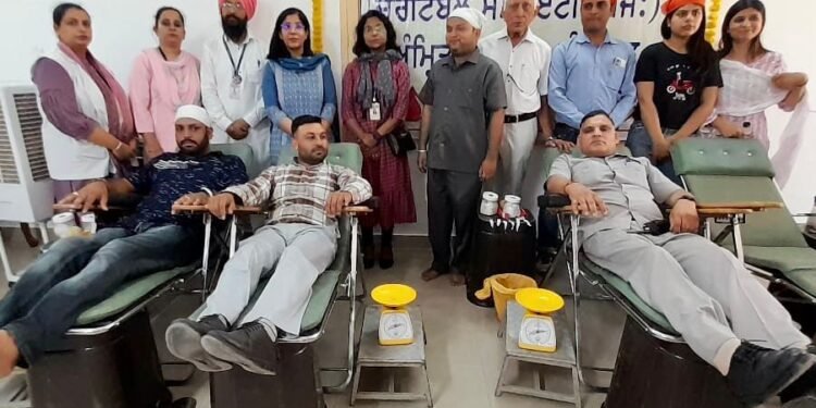 पिंगलवाड़ा की पलसौरा शाखा में भगत पूरण सिंह का जन्मदिन मनाया