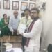रेल मंत्रालय द्वारा वेटिंग टिकिट पर यात्रा के आदेश पर पुर्नविचार की मांग ज्ञापन