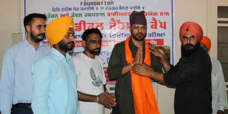 ओम फॉउंडेशन एनजीओ चेयरमैन ने किया मेडिकल कैंप लगाने का एलान