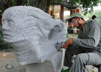 भूवैज्ञानिक संरचनाएं विचार व्यक्त करती हैं