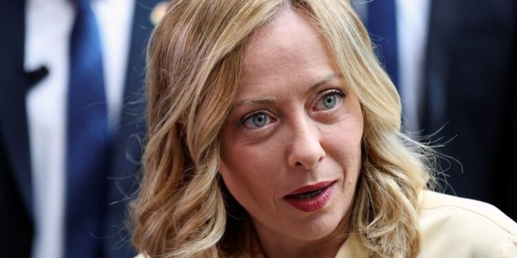 मेलोनी का नेतृत्व इटली में गर्भपात के अधिकारों के आसपास की बहस को तेज करता है।