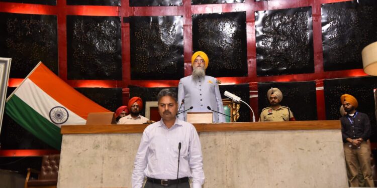 पंजाब विधानसभा द्वारा प्रतिष्ठित शख्सियतों को श्रद्धांजलि अर्पित