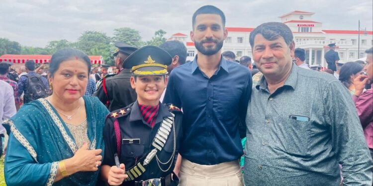 पठानकोट के किसान की बेटी बनी भारतीय सेना में कमीशंड अधिकारी