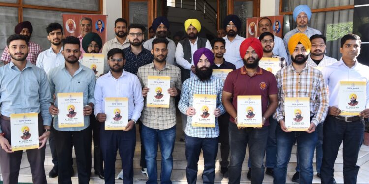 बिजली मंत्री हरभजन सिंह ईटीओ ने 17 नए सहायक इंजीनियरों को नियुक्ति पत्र सौंपे