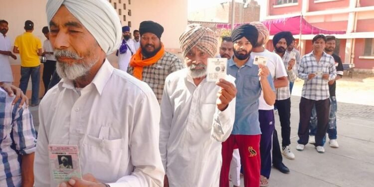 पंजाब में पंचायत चुनाव के लिए मतदान शुरू, शाम को होगी मतगणना