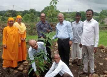 लिंगा , खजरी आश्रम के आसपास जारी पौधारोपण अभियान का समापन