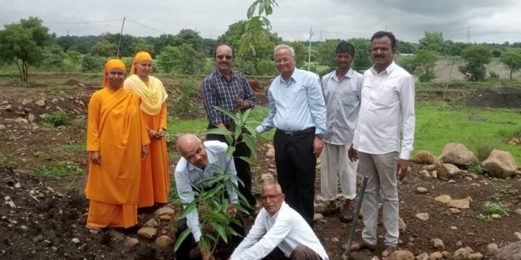 लिंगा , खजरी आश्रम के आसपास जारी पौधारोपण अभियान का समापन