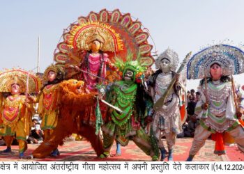 बिजली के चाक पर बने मिट्टी के बर्तनों से सजा ब्रह्मसरोवर का पावन तट