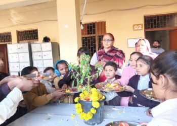 उरई समिति द्वारा लगातार हो रहे तुलसी पूजन कार्यक्रम