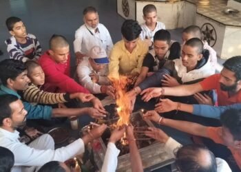 श्री मद भगवदगीता के 7 वें अध्याय का पाठ कर तर्पण किया