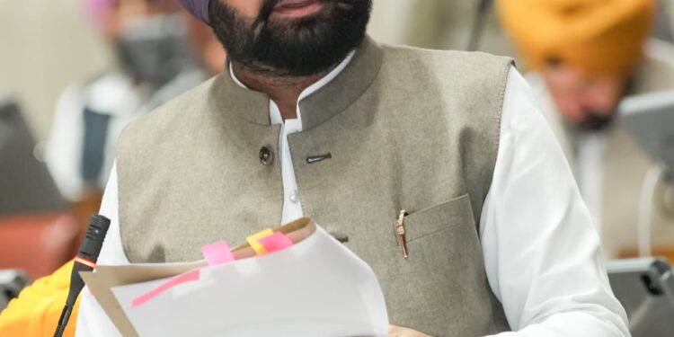 मोहाली की मोटर मार्केट में बूथ और दुकानें जल्द आवंटित की जाएंगी: कैबिनेट मंत्री मुंडियां ने विधानसभा में दिया भरोसा