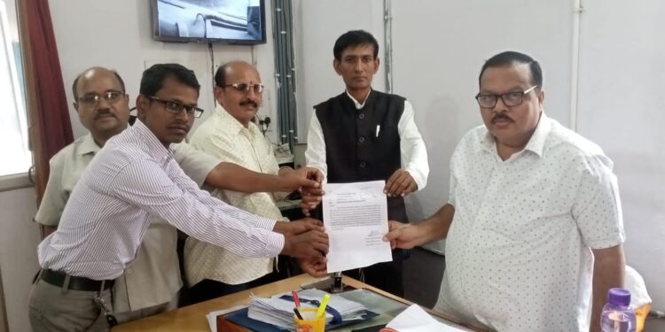 मुख्यमंत्री को प्रदेश में धर्मांतरण पर कठोर कानून बनाने के लिए साधुवाद दिया