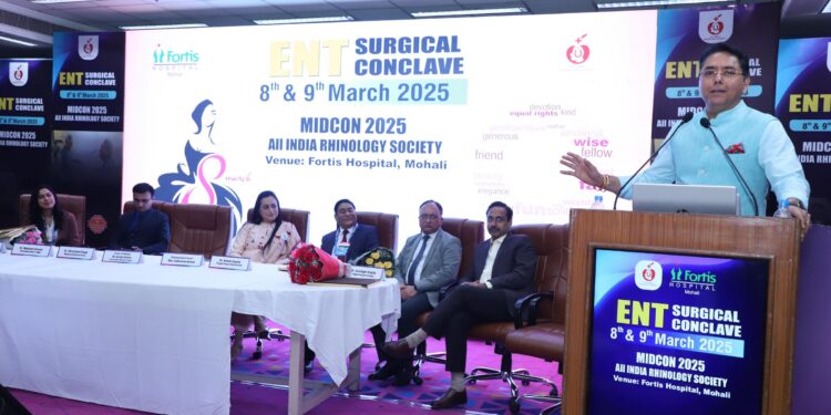 अमन अरोड़ा ने स्वास्थ्य देखभाल क्षेत्र में नवीन प्रयासों के लिए डॉक्टरों की सराहना की